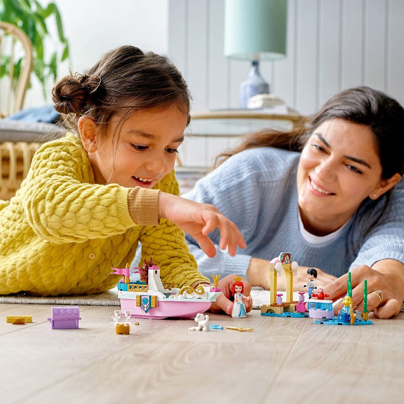 Lego Disney Princess: Barcuta de sarbatoare a lui Ariel 43191